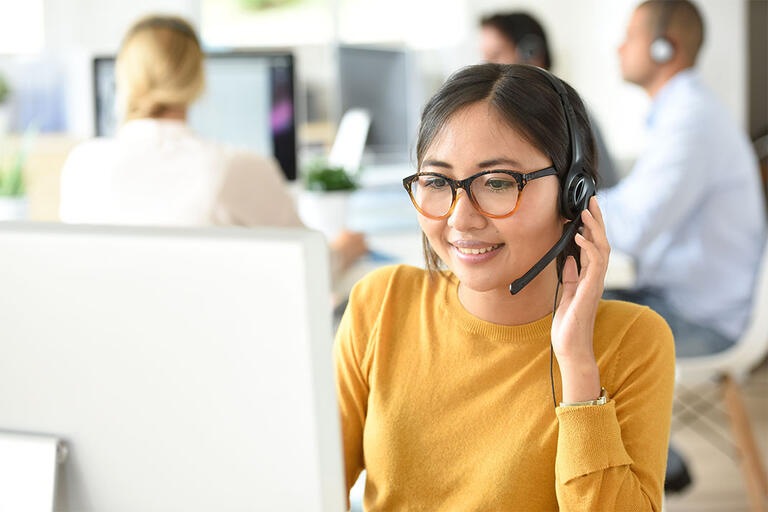 Femme Lunette Écouteur Dubber Appel