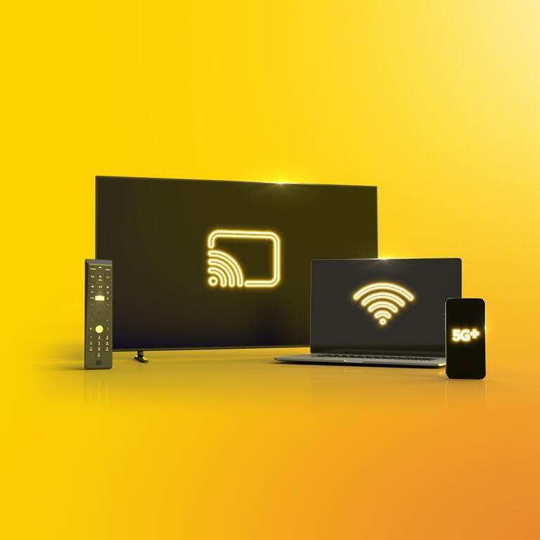 Multi produits - ordinateur télévision télécommande téléphone 