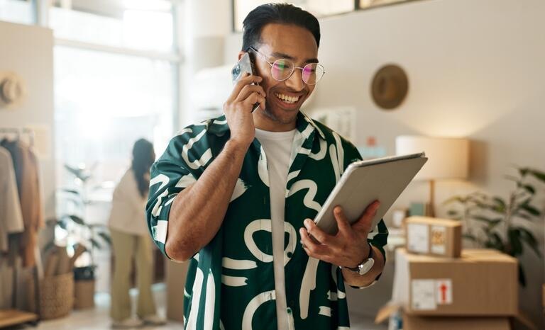 Men's Tablet Shop Glasses Smile