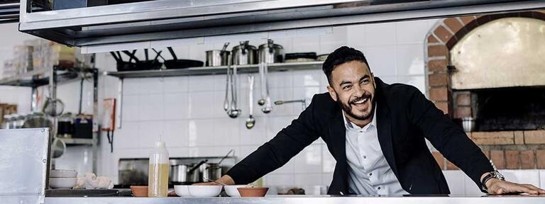 homme cuisine
