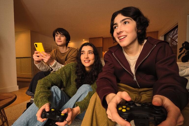 pdp_2_giga_accordion_w_media_gaming_1590x1060