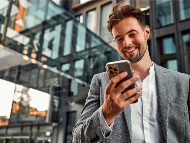 Un forfait Canada 75 Go associé à la Ligne Mobile principale, ainsi qu’un ou des forfaits Canada 25 Go pour les autres Lignes Mobile.