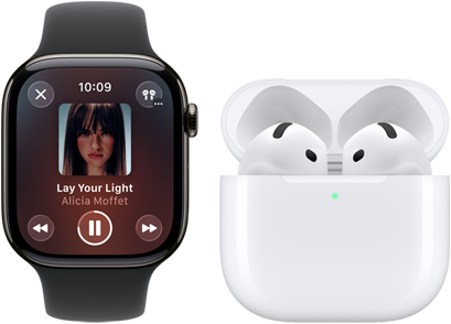 Apple Watch Series 11, boîtier en titane ardoise, bracelet : sport noir, app Apple Music ouverte, jumelée avec des AirPods 4