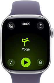 Apple Watch Series 11, boîtier en aluminium argent, séance de yoga en cours, côté droit extérieur : Digital Crown, bracelet sport brume violette