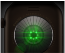 Face arrière d’une Apple Watch Series 12, boîtier en aluminium, couleur bronze foncé, plusieurs capteurs ronds à DEL vertes illuminées, côté gauche, couronne Digital Crown, bracelet sport, couleur olive
