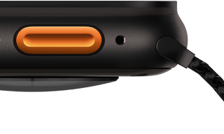 Apple Watch Ultra 3, noir, boîtier en titane, capteur convexe au dos, côté gauche, bouton Action, sirène