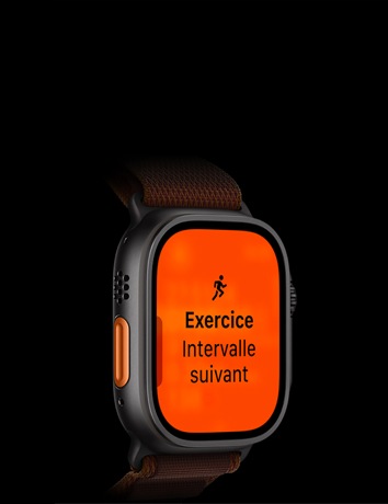 Apple Watch Ultra 4, boîtier en titane, couleur noir, entraînement de course, prochain intervalle, côté gauche, bouton Action orange, bracelet Alpin