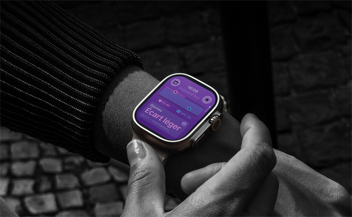 Personne portant une Apple Watch Ultra 4 au poignet, signes vitaux diurnes légèrement inhabituels