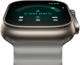 Apple Watch Ultra 4, boîtier en titane, couleur naturel, score de préparation de 8, côté droit, couronne Digital Crown, bouton latéral surélevé, bracelet Océan, couleur gris translucide