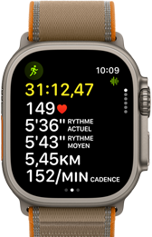 Apple Watch Ultra 4, boîtier en titane, couleur naturel, données avancées d’une séance de course à l’extérieur, côté droit, couronne Digital Crown, bouton latéral surélevé, bracelet Sentier, couleur sable