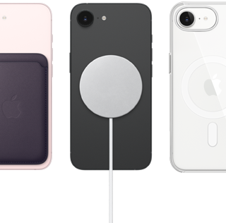 iPhone dix-sept-e, face arrière, rose pâle, auquel est apposé un portefeuille à tissage fin avec MagSafe, iPhone dix-sept-e, face arrière, noir, auquel est fixé un chargeur MagSafe, iPhone dix-sept-e, face arrière, blanc, auquel est fixé un étui transparent avec MagSafe