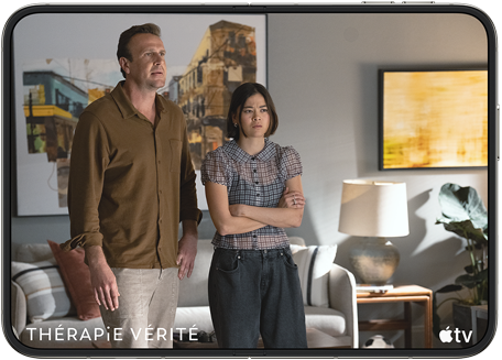 iPhone Duo, ouvert en position horizontale, la série Thérapie vérité d’Apple TV joue à l’écran